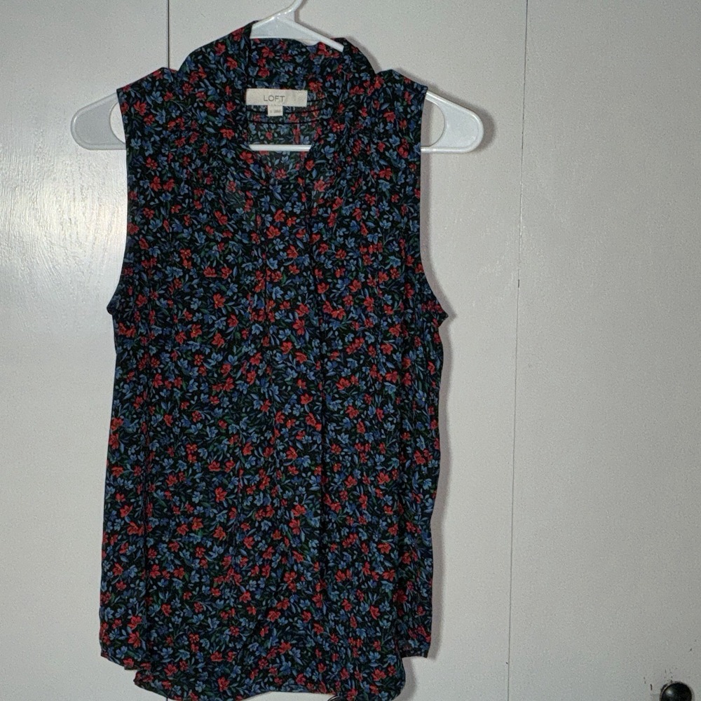 J Crew Ladies Small Floral Blouse With Tie Neck Sleeveless Shirt 21 X 24